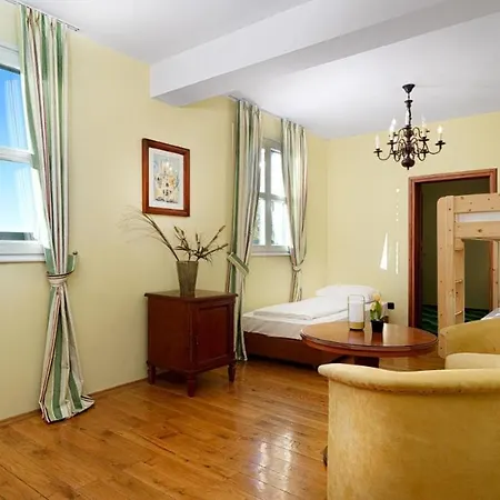 Guest house In Guest - Comfortable Family With Breakfast Included