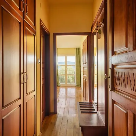 Guest house In Guest - Comfortable Family With Breakfast Included