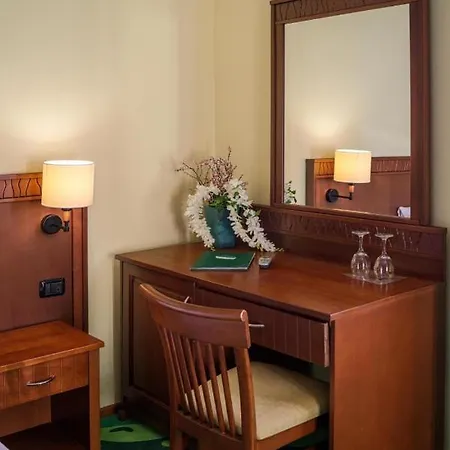 In Guest - Comfortable Family With Breakfast Included * Lozovac